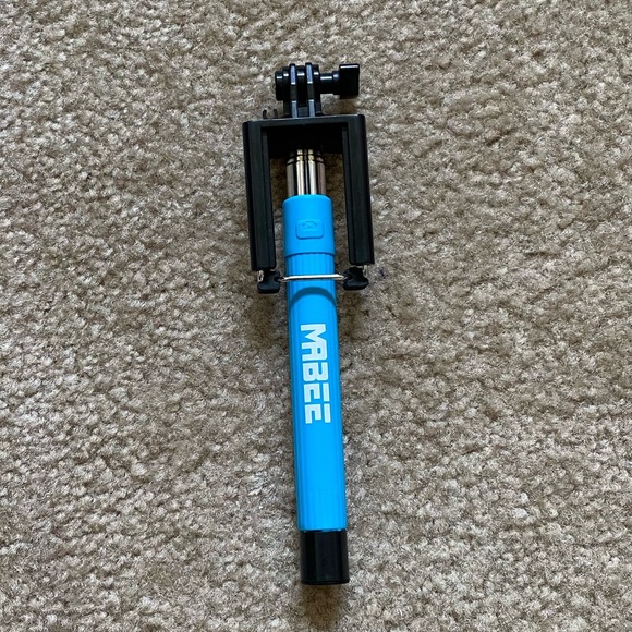 Bluetooth Selfie Stick - Picture 1 of 3